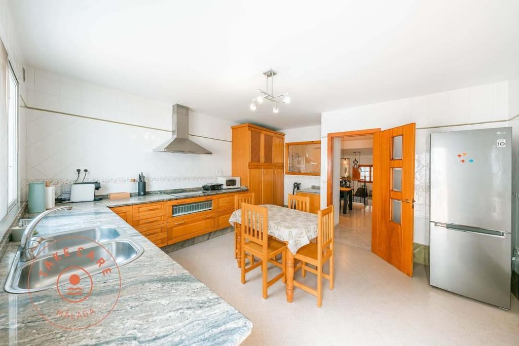 Spacious Home With Lovely Garden - Tcm Рінкон-де-ла-Вікторія Екстер'єр фото
